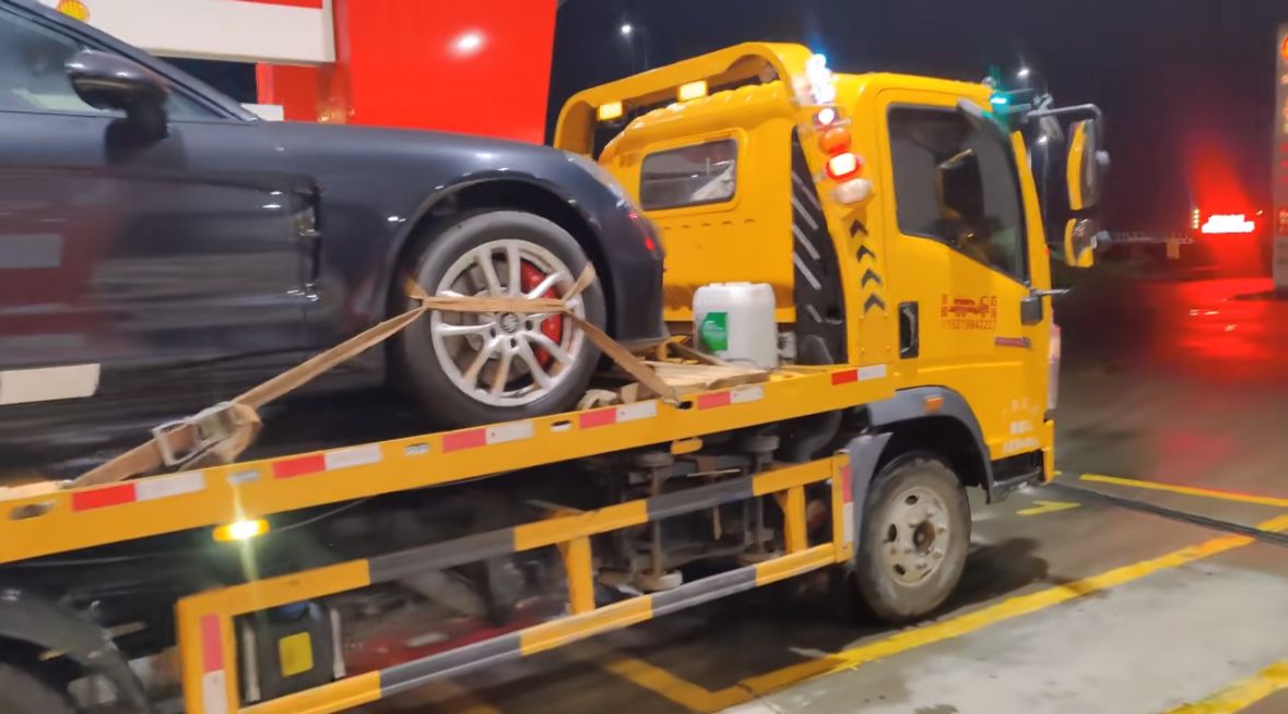 塔城行车途中遇到突发状况该如何呼叫道路救援？